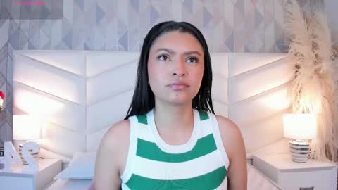 Snapshot of victoria___jonnes chatting on 09-21-25, 12:18 victoria___jonnes online show from 09-21-25, 12:18