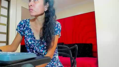 Victoria  grey  online show from 05-14-26, 07:31