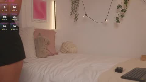 Snapshot of victoria__rossi chatting on 05-02-26, 01:38 online show from 05-02-26, 01:38