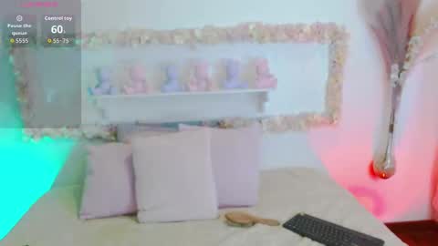 Snapshot of victoria_cherry_ chatting on 10-06-25, 11:40 victoria_cherry_ online show from 10-06-25, 11:40
