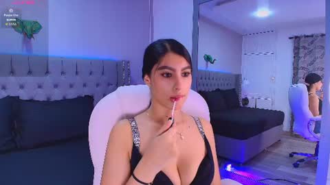 Snapshot of victoria_ellington chatting on 06-10-26, 11:42 online show from 06-10-26, 11:42