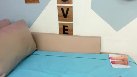 Snapshot of victoria_fallon chatting on 09-10-25, 09:15 VICTORIA online show from 09-10-25, 09:15