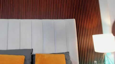  Victoria Lozano  online show from 02-05-25, 01:00