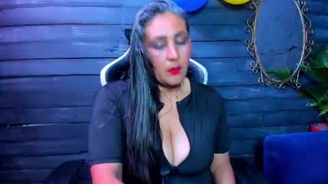 VICK online show from 06-19-26, 03:33