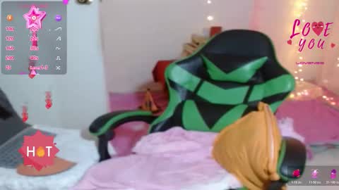 VICKY online show from 03-12-26, 01:56