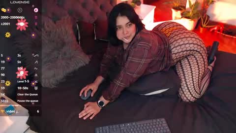 Snapshot of victoria_monteroo chatting on 05-10-26, 12:38 Call me Vic online show from 05-10-26, 12:38