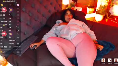 Snapshot of victoria_monteroo chatting on 05-14-26, 01:12 Call me Vic online show from 05-14-26, 01:12