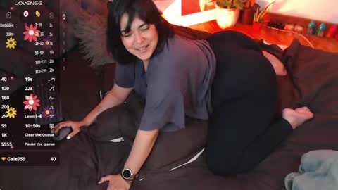 Snapshot of victoria_monteroo chatting on 05-31-26, 12:41 Call me Vic online show from 05-31-26, 12:41