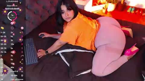Snapshot of victoria_monteroo chatting on 06-11-26, 02:53 Call me Vic online show from 06-11-26, 02:53