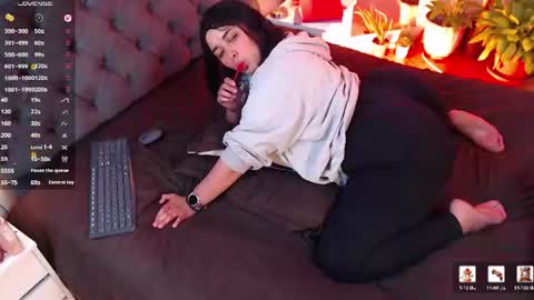 Snapshot of victoria_monteroo chatting on 06-30-26, 01:06 Call me Vic online show from 06-30-26, 01:06