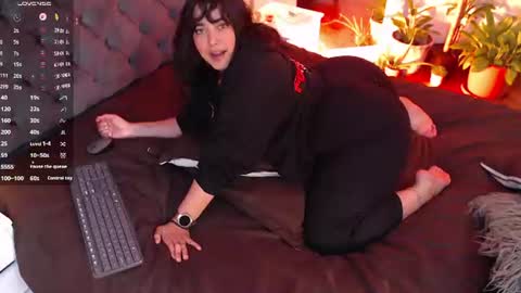 Snapshot of victoria_monteroo chatting on 07-31-26, 01:05 Call me Vic online show from 07-31-26, 01:05