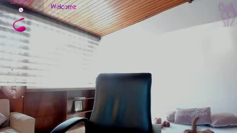 Victoria   Everyday From 1400 to 2130 Col Time online show from 04-18-26, 07:07