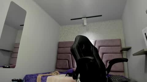 Vicky  online show from 11-04-25, 07:13