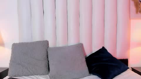 victoria_queen2 online show from 05-16-26, 02:19
