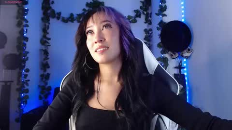 Victoria  online show from 11-20-25, 06:02