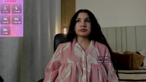 Snapshot of victoria_rossee chatting on 04-14-26, 12:33 VICTORIA online show from 04-14-26, 12:33