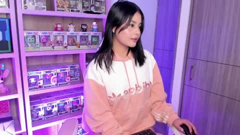 Victoria online show from 04-10-26, 05:23