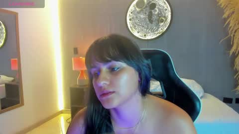 V I C T O R I A  online show from 05-22-26, 12:55
