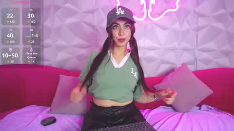 Victoria  online show from 01-10-26, 07:04