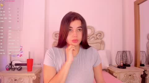 Snapshot of victoria_vallejo chatting on 01-30-25, 11:33 victoria online show from 01-30-25, 11:33