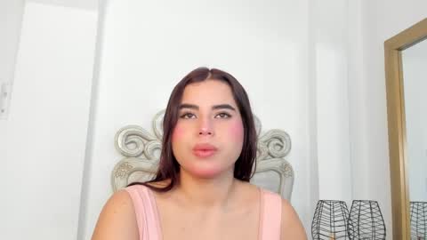 Snapshot of victoria_vallejo chatting on 02-24-25, 11:32 victoria online show from 02-24-25, 11:32