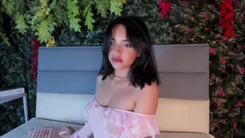 victoriaa2_doll online show from 10-07-25, 12:35
