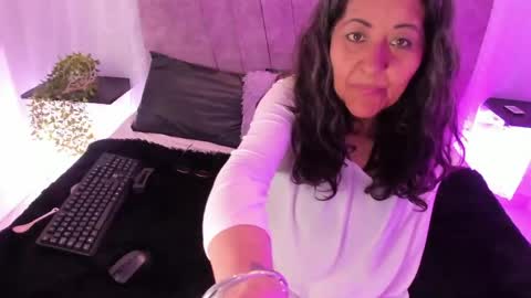 victoriaa_anderson_ online show from 04-29-26, 05:30