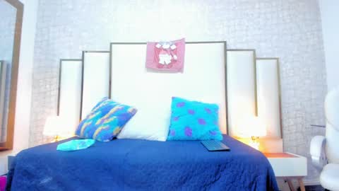 Victoria Sofia online show from 12-30-24, 01:58