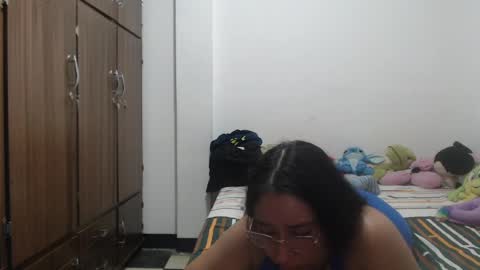 Snapshot of victoriaa_silva chatting on 05-17-26, 10:33 Victoria Silva online show from 05-17-26, 10:33