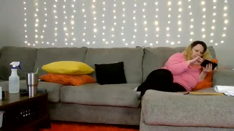 Snapshot of victoriaandjesse chatting on 12-06-24, 02:38 Victoria and Jesse online show from 12-06-24, 02:38