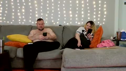 Snapshot of victoriaandjesse chatting on 12-07-24, 12:08 Victoria and Jesse online show from 12-07-24, 12:08