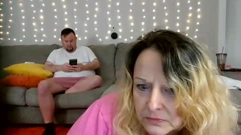 Snapshot of victoriaandjesse chatting on 12-22-24, 07:11 Victoria and Jesse online show from 12-22-24, 07:11