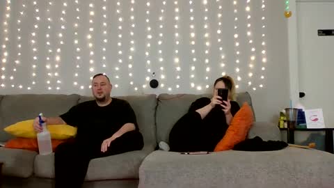 Snapshot of victoriaandjesse chatting on 01-03-25, 06:44 Victoria and Jesse online show from 01-03-25, 06:44