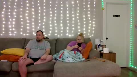 Snapshot of victoriaandjesse chatting on 03-12-25, 04:19 Victoria and Jesse online show from 03-12-25, 04:19
