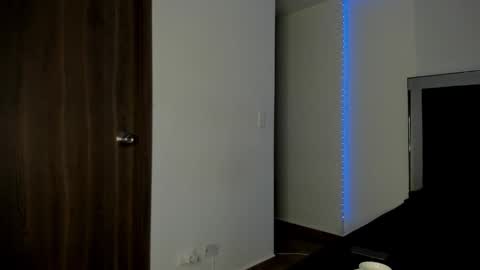 Snapshot of victoriacolin chatting on 11-14-25, 12:04 VICTORIA online show from 11-14-25, 12:04