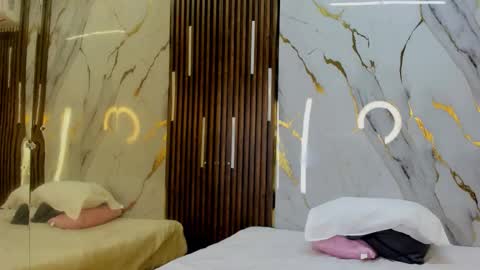 Victoria  online show from 11-23-25, 07:57