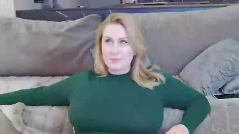 Snapshot of victoriafalls chatting on 12-28-24, 01:49 Miss V online show from 12-28-24, 01:49
