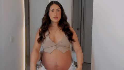 Vcitoria online show from 04-17-26, 01:08