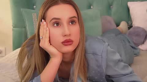 Victoria online show from 12-13-25, 08:04