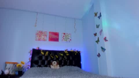 Snapshot of victorialarson2 chatting on 10-10-25, 02:16 Victoria Larson - Independient Model online show from 10-10-25, 02:16