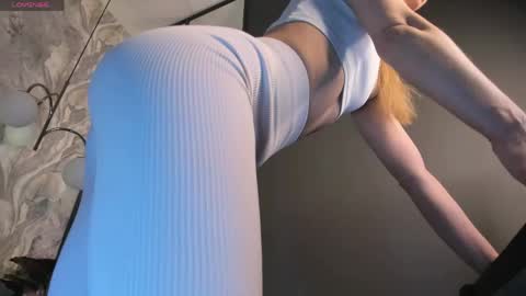 Victoria online show from 04-22-26, 06:05