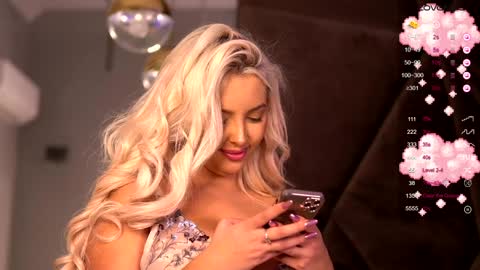 Snapshot of victoriamorrone chatting on 01-08-25, 01:41 Diddy online show from 01-08-25, 01:41