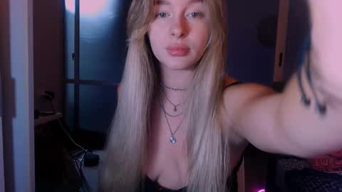 Eva and Victor online show from 10-26-25, 12:11