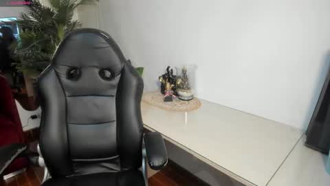 victoriapaker online show from 02-15-26, 04:58