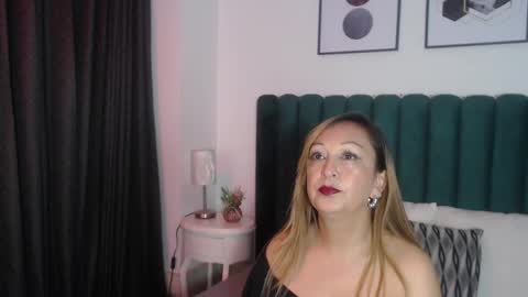 victoriaqueen_fg_ online show from 09-22-25, 12:29