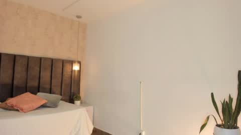 Snapshot of victoriaregia1 chatting on 02-08-25, 11:44 Maria Victoria online show from 02-08-25, 11:44