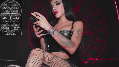 Snapshot of victoriavampire666 chatting on 02-07-25, 02:40 Victoria Vampire online show from 02-07-25, 02:40