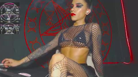 Snapshot of victoriavampire666 chatting on 02-22-25, 02:08 Victoria Vampire online show from 02-22-25, 02:08