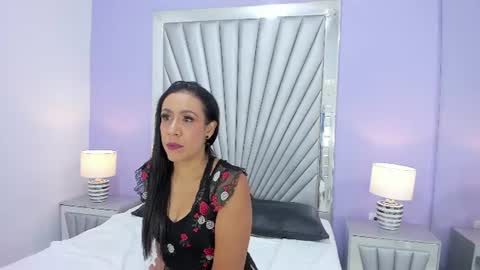 Snapshot of victoriavidal chatting on 07-25-26, 12:03 Victoria online show from 07-25-26, 12:03