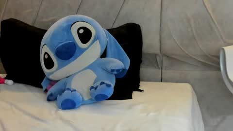 Snapshot of victoriawills_ chatting on 06-13-26, 01:47 ADRIANA online show from 06-13-26, 01:47